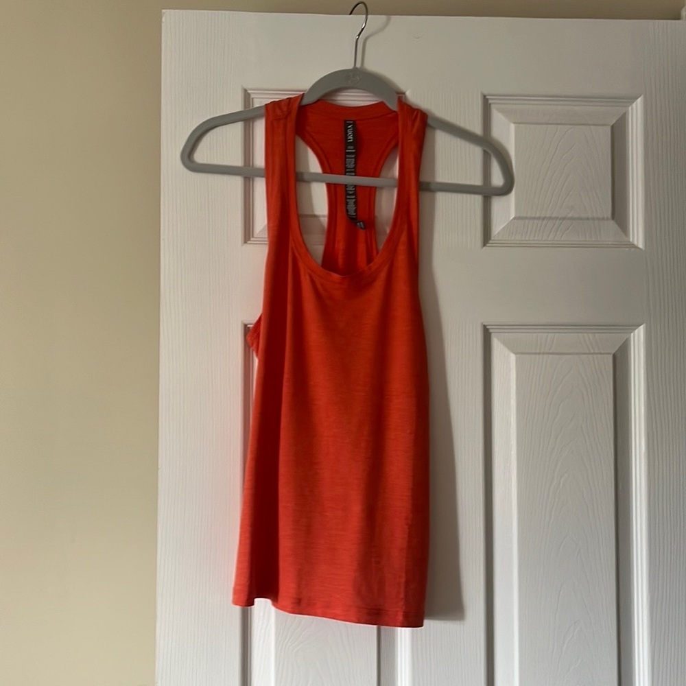 NWT Vuori Rose and Shine tank. Size M.